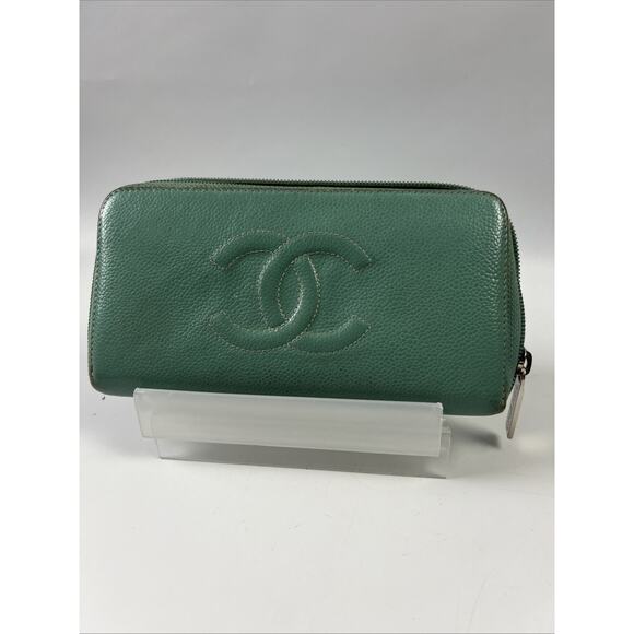 Chanel Timeless Continental CC Wallet, Authentic, Good Condition, Green - Picture 1 of 16